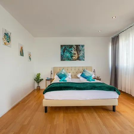 Top-penthouse Stuttgart Airport Messe Parkplatz Heimkino & Terrasse Apartment Filderstadt