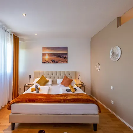 Top Penthouse Stuttgart Airport Messe Parkplatz Heimkino&Terrasse Apartment