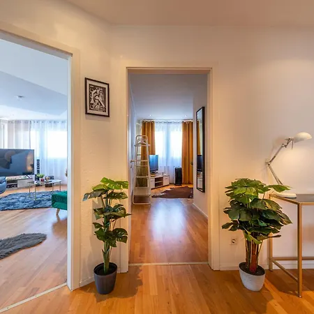 Top Penthouse Stuttgart Airport Messe Parkplatz Heimkino&Terrasse Apartment
